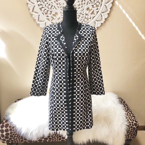 White House Black Market Stylish Jacket🖤🤍 - Picture 3 of 6